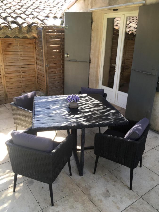 Juste Derriere Chez Nous Villa Boulbon Exterior photo